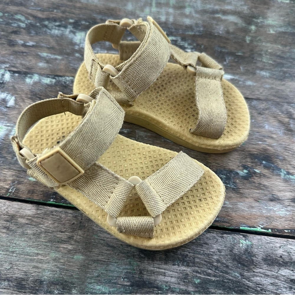 Zara Toddler Velcro Strappy Sandals Yellow Teva Style Size 21 = 5.5 T - Picture 6 of 7